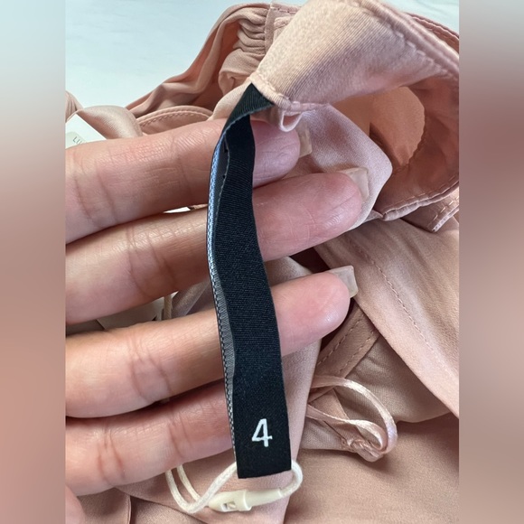 Luxe Deluxe NWT Look Twice Cold Shoulder Ruffle Top in Blush Size 4 - Picture 12 of 12